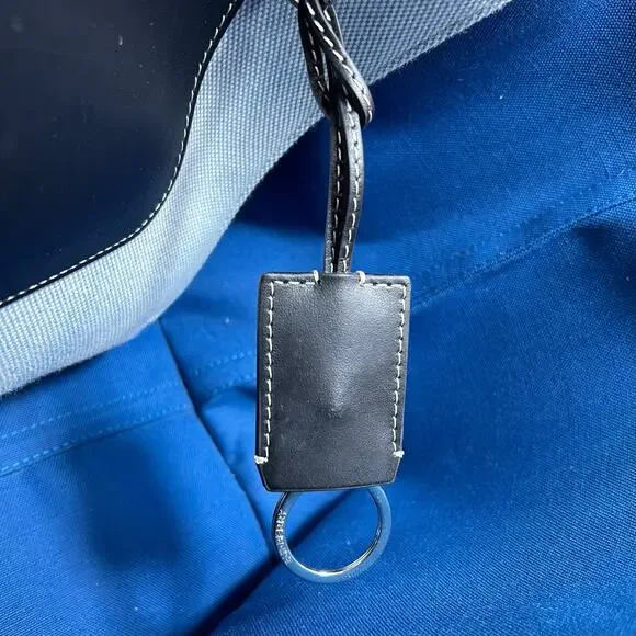 Burberry Canvas Cabas Pocket Tote Bag - Picture 11 of 13